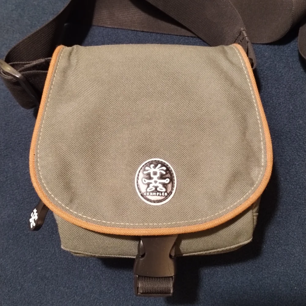 Crumpler Snauros Crossbody Camera/Electronics Bag